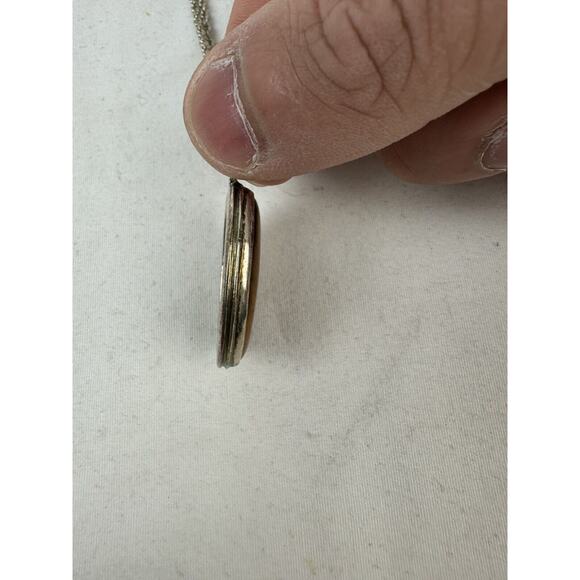 Beautiful Tigers Eye Pendant Necklace w/ 23.5” Chain - Picture 3 of 7